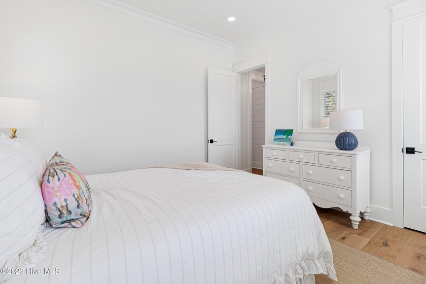 This expansive six-bedroom, six-bathroom estate in The Peninsula - photo 46