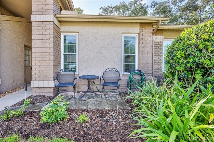 You'll love this beautifully maintained, furnished, 2-bedroom - photo 6