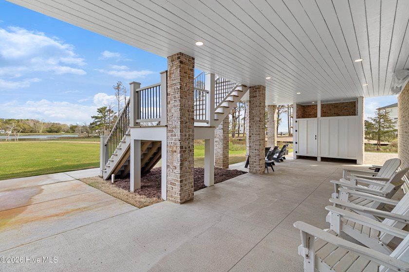 This expansive six-bedroom, six-bathroom estate in The Peninsula - photo 55