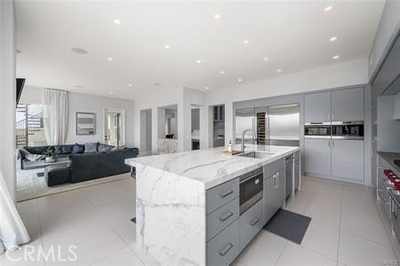 Welcome to a beautifully remodeled and fully furnished - photo 15