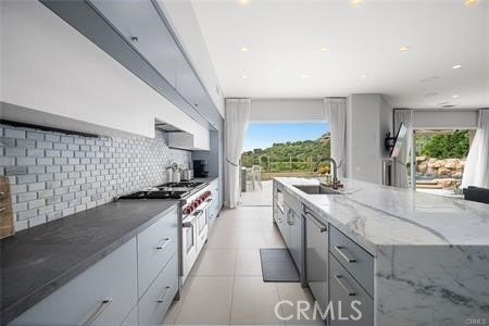 Welcome to a beautifully remodeled and fully furnished - photo 22