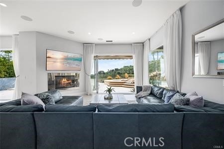 Welcome to a beautifully remodeled and fully furnished - photo 26
