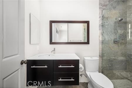 Welcome to a beautifully remodeled and fully furnished - photo 39