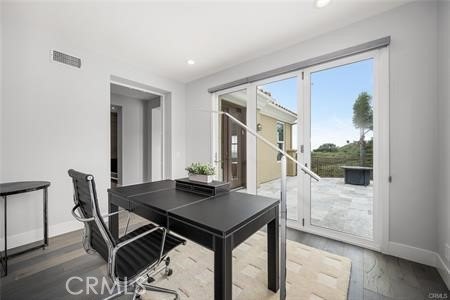 Welcome to a beautifully remodeled and fully furnished - photo 42