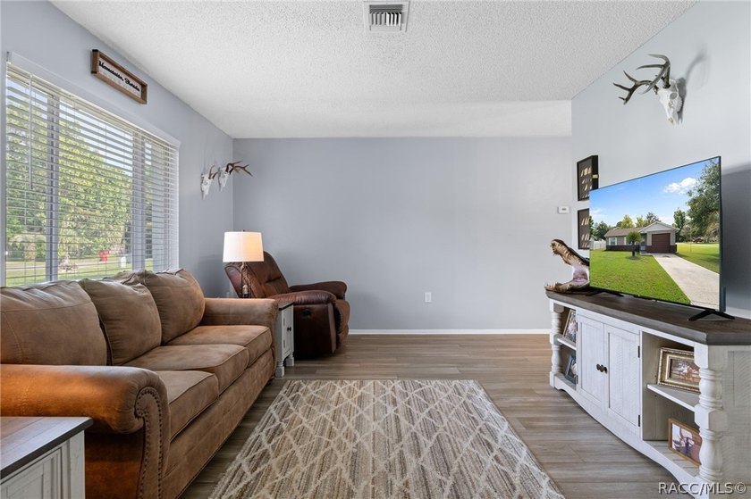 Move-in ready and full of charm, this well-maintained 2-bedroom - photo 6