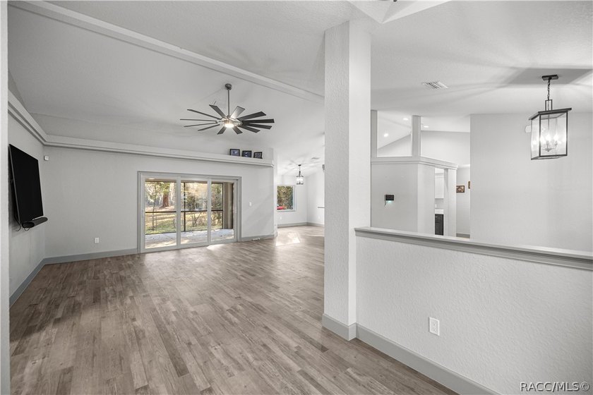 Welcome to luxury waterfront living on the infamous Rainbow - photo 6
