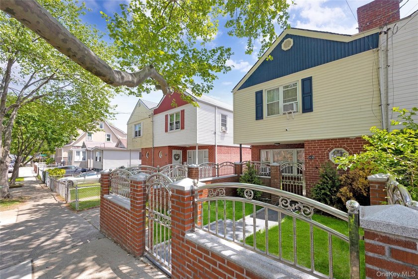 Accepted Offer 12/14. Semi-attached single family house in - photo 2