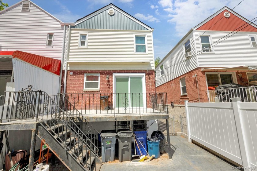 Accepted Offer 12/14. Semi-attached single family house in - photo 6