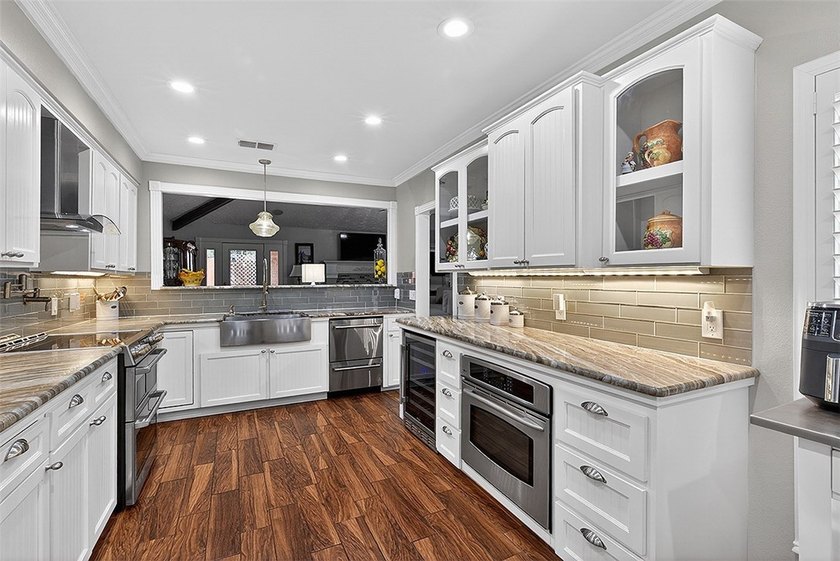 From the moment you walk in, this beautiful home is sure to - photo 11