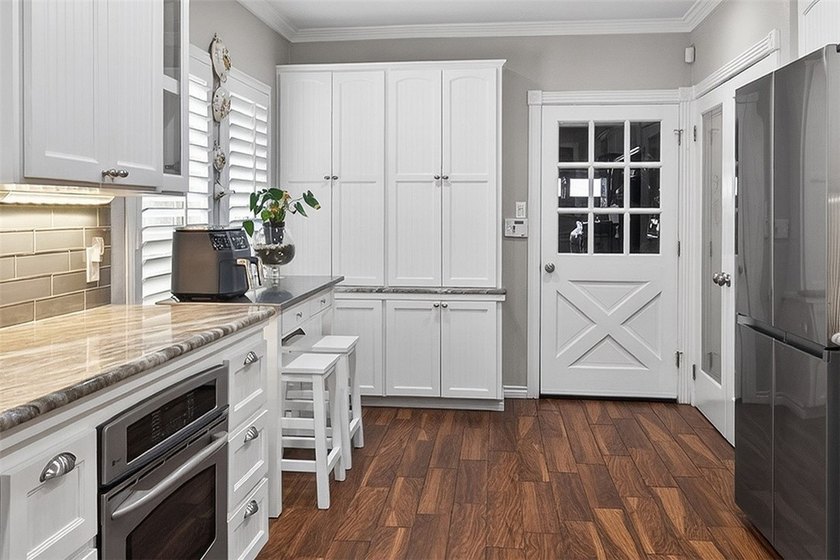 From the moment you walk in, this beautiful home is sure to - photo 13