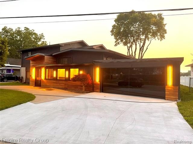 Stunning Luxury Lakefront Home on Belleville Lake Experience the - photo 3