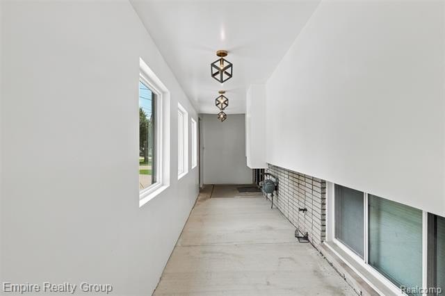 Stunning Luxury Lakefront Home on Belleville Lake Experience the - photo 7