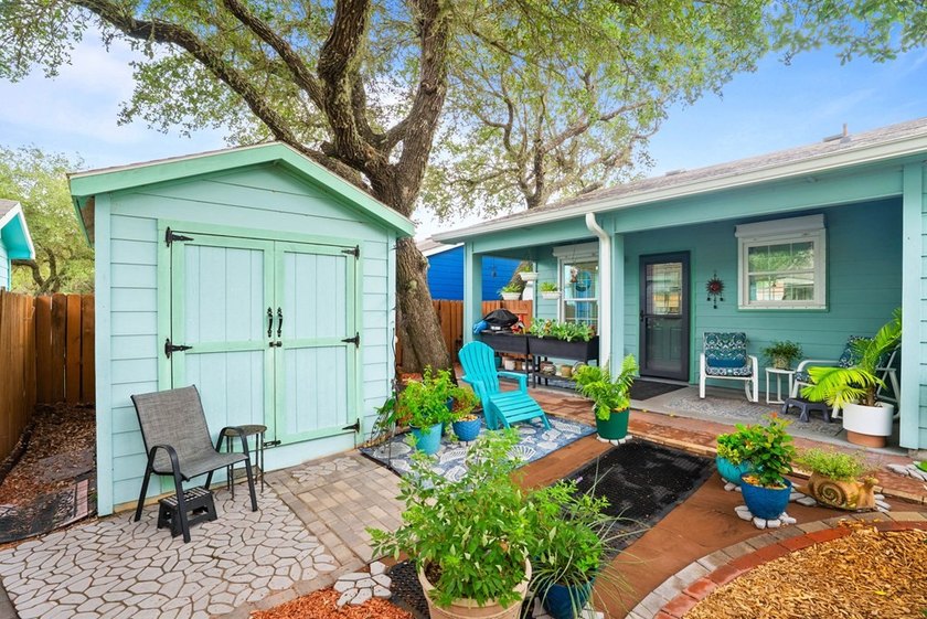 Welcome to the relaxed coastal lifestyle of Captains Bay - photo 13