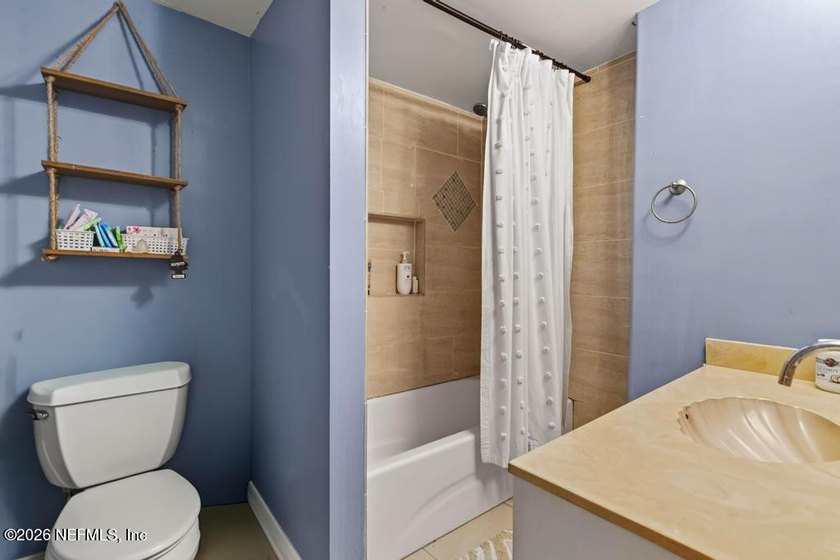 Bring your vision and unlock the potential of this 3-bedroom - photo 14