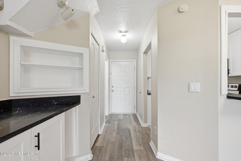 Welcome to this beautifully updated 2-bedroom, 2.5-bath home in - photo 4
