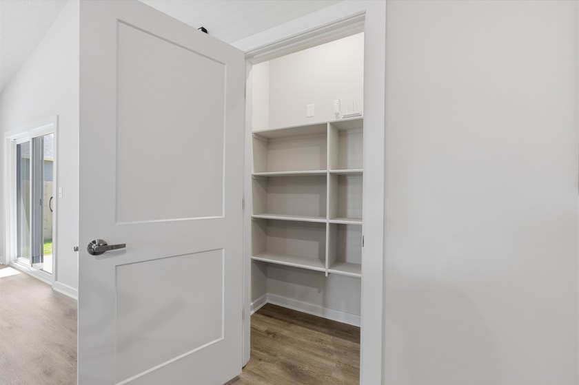 Welcome to the Hamilton floor plan by Liberty Communities! This - photo 15