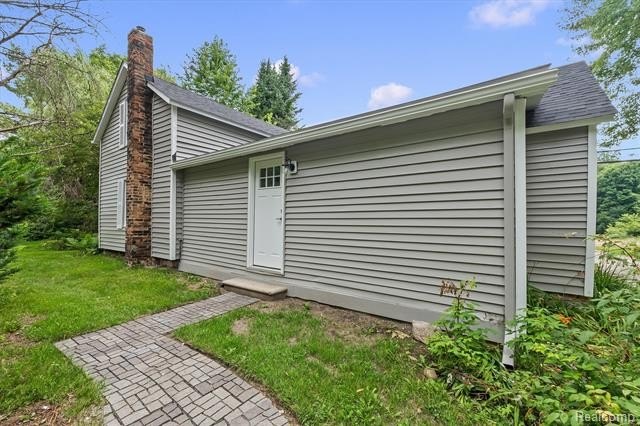 Charming ranch on 1.5 acres in Clarkston - 420 N Baldwin. This - photo 2