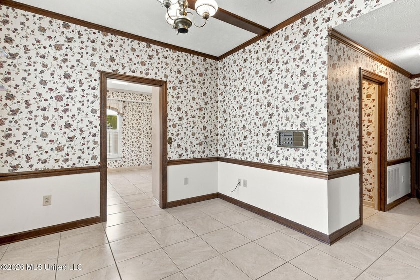 Welcome to 1025 Northpointe Drive in Jackson! This spacious - photo 12