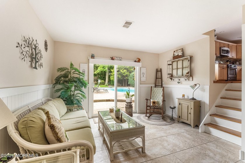 Coming Soon! Welcome to this beautifully maintained 4-bedroom - photo 12