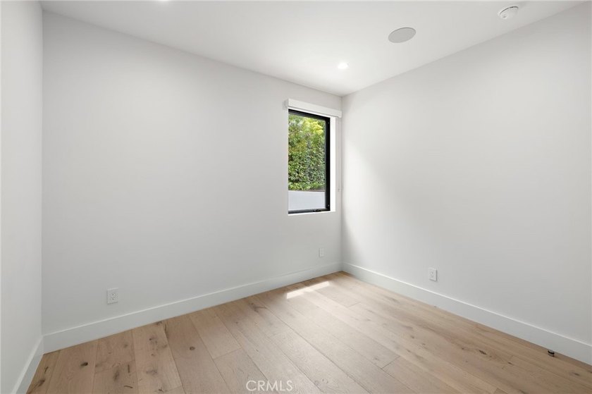 Nestled in the highly coveted Cliff Haven enclave of Newport - photo 16