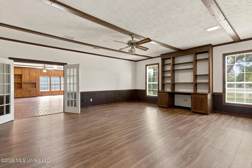 Welcome to 1025 Northpointe Drive in Jackson! This spacious - photo 18
