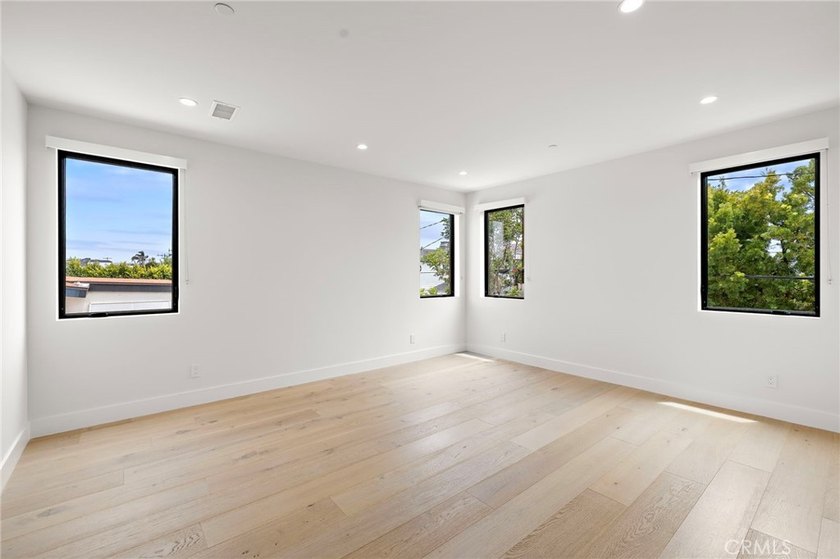 Nestled in the highly coveted Cliff Haven enclave of Newport - photo 18