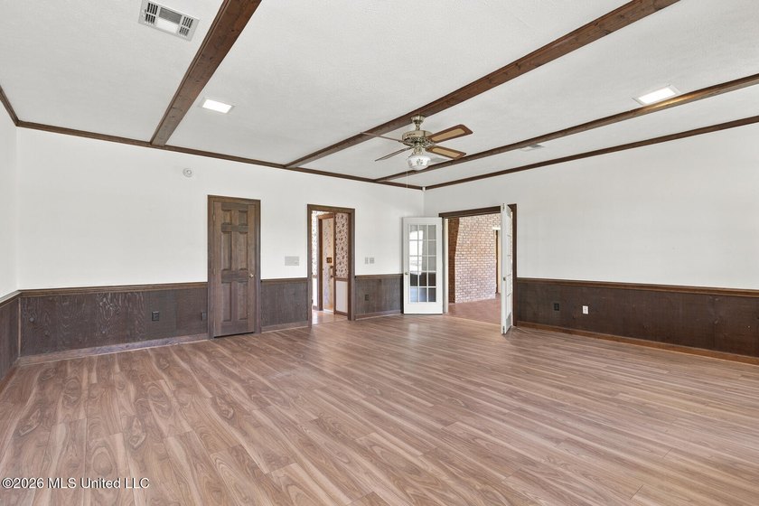 Welcome to 1025 Northpointe Drive in Jackson! This spacious - photo 19