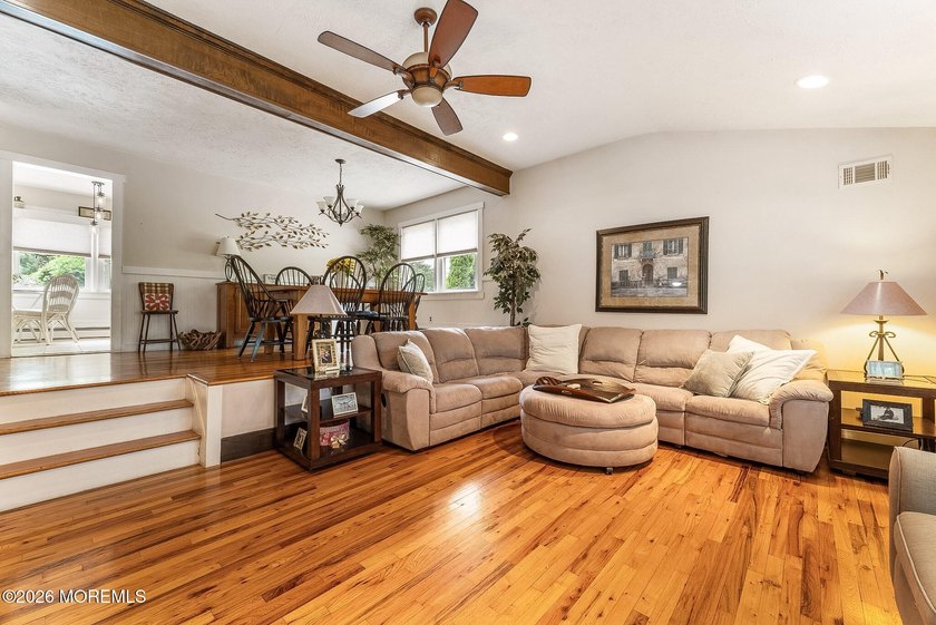 Coming Soon! Welcome to this beautifully maintained 4-bedroom - photo 20