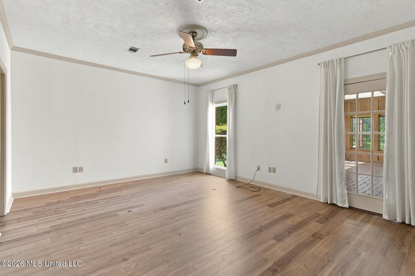 Welcome to 1025 Northpointe Drive in Jackson! This spacious - photo 23