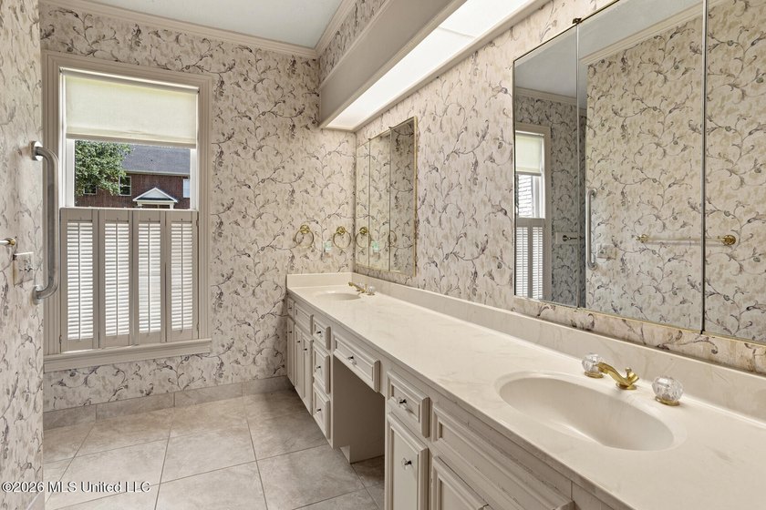 Welcome to 1025 Northpointe Drive in Jackson! This spacious - photo 25