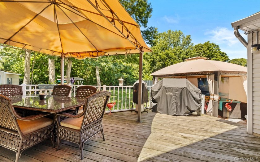 Nestled on a quiet cul-de-sac, within the Islip School District - photo 27