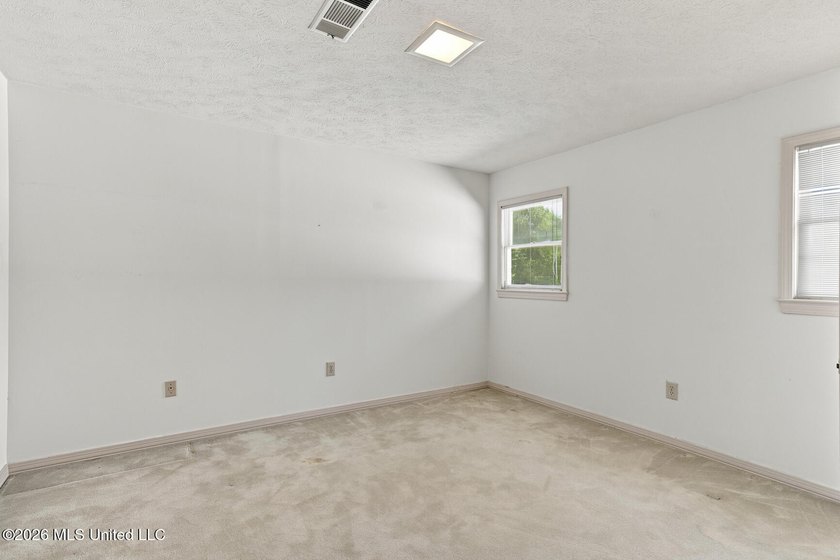 Welcome to 1025 Northpointe Drive in Jackson! This spacious - photo 28
