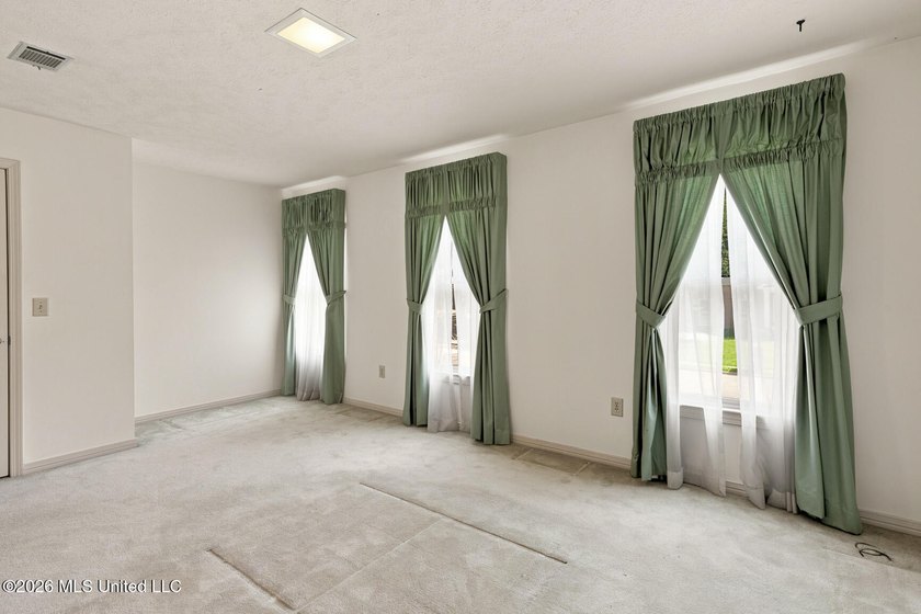 Welcome to 1025 Northpointe Drive in Jackson! This spacious - photo 29