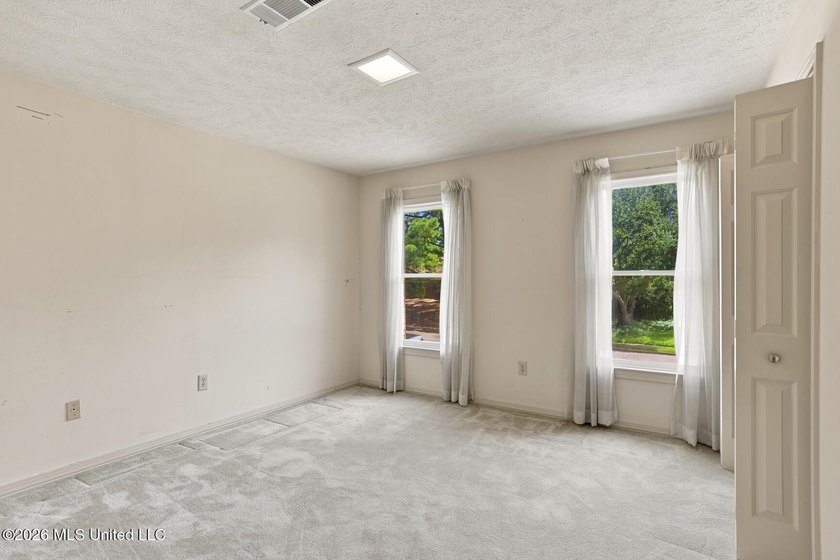 Welcome to 1025 Northpointe Drive in Jackson! This spacious - photo 30