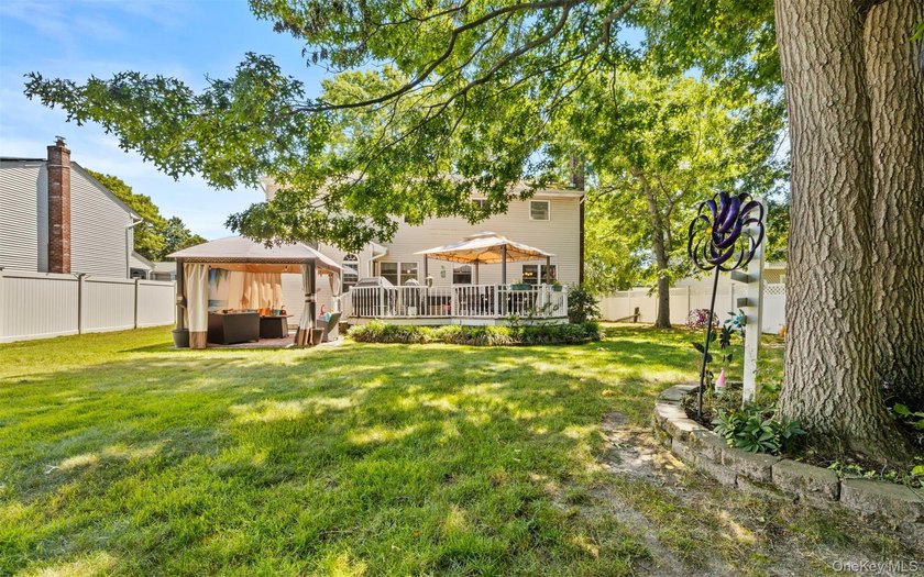 Nestled on a quiet cul-de-sac, within the Islip School District - photo 31