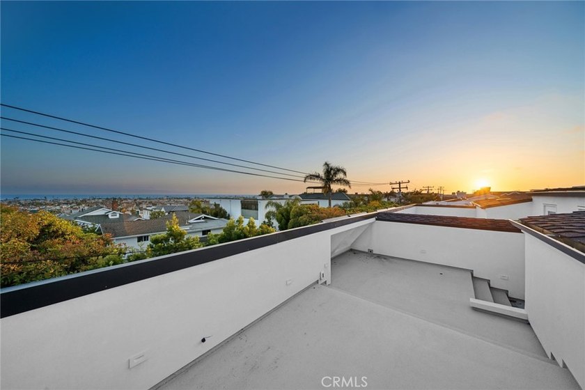 Nestled in the highly coveted Cliff Haven enclave of Newport - photo 37