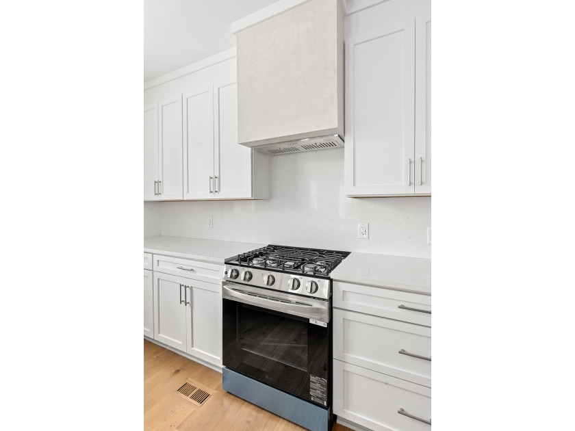 2 Henrietta Street is a beautifully preserved and recently - photo 11