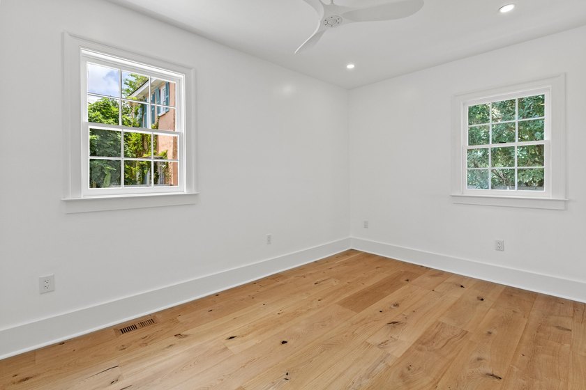 2 Henrietta Street is a beautifully preserved and recently - photo 23