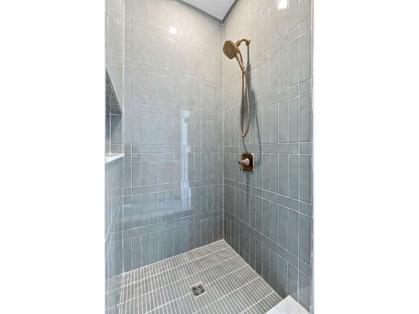 2 Henrietta Street is a beautifully preserved and recently - photo 26