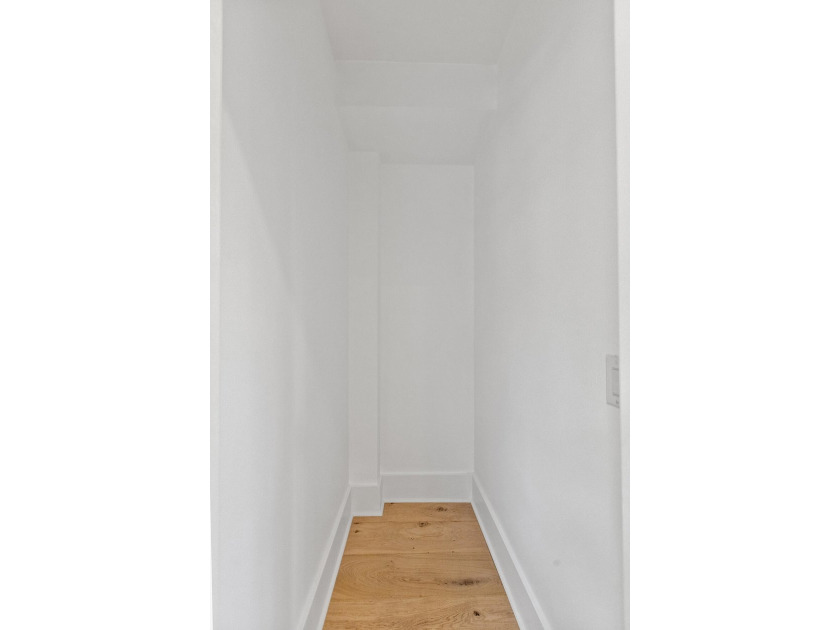 2 Henrietta Street is a beautifully preserved and recently - photo 28