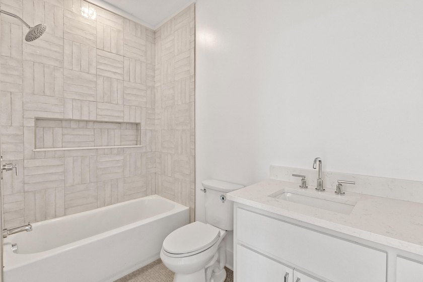 2 Henrietta Street is a beautifully preserved and recently - photo 33