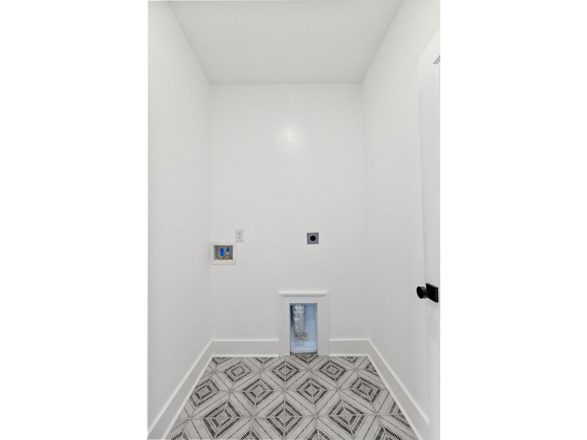 2 Henrietta Street is a beautifully preserved and recently - photo 36