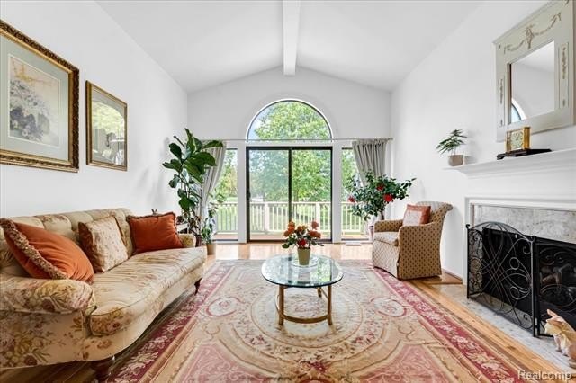 Completely updated end-unit ranch in sought-after The Heathers - photo 4
