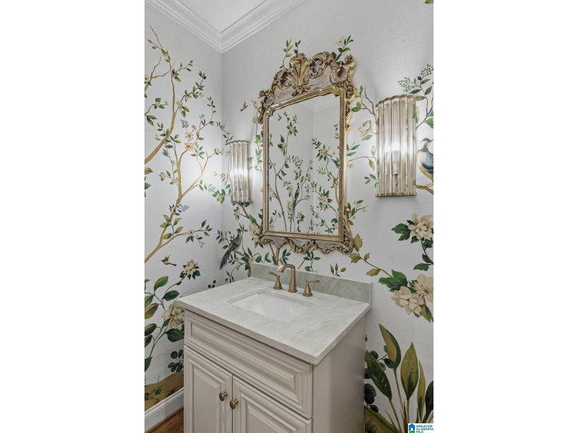 The rarest of offerings.Thoughtfully reimagined 12.5 acre estate - photo 9