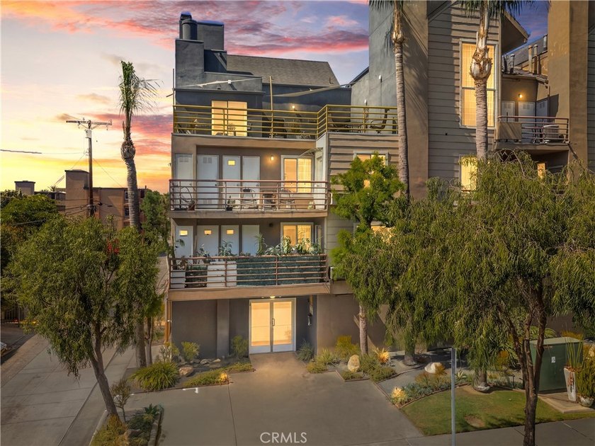 Every inch of this beautifully updated one-bedroom condo has - photo 3