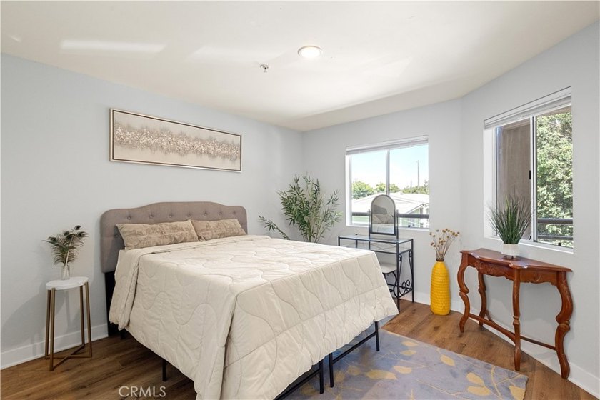 Every inch of this beautifully updated one-bedroom condo has - photo 8