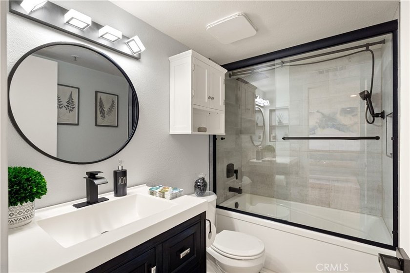 Every inch of this beautifully updated one-bedroom condo has - photo 10
