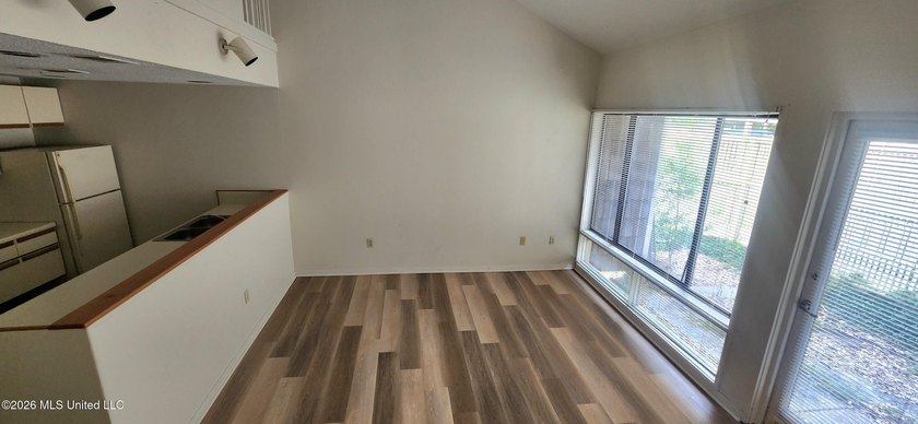 Welcome home to this charming, move-in-ready condo in Rivendell - photo 7