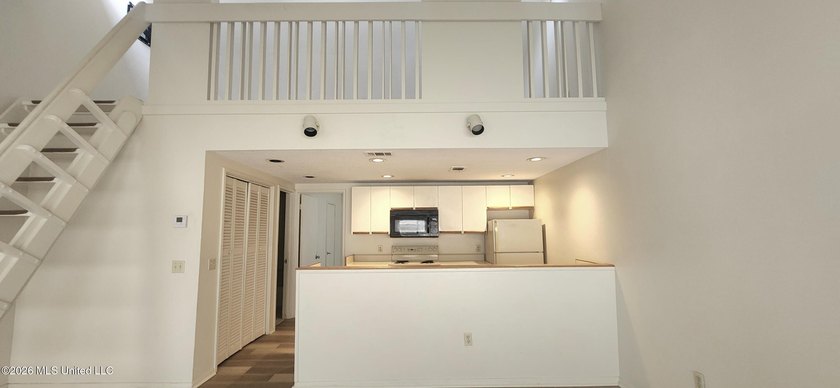 Welcome home to this charming, move-in-ready condo in Rivendell - photo 8