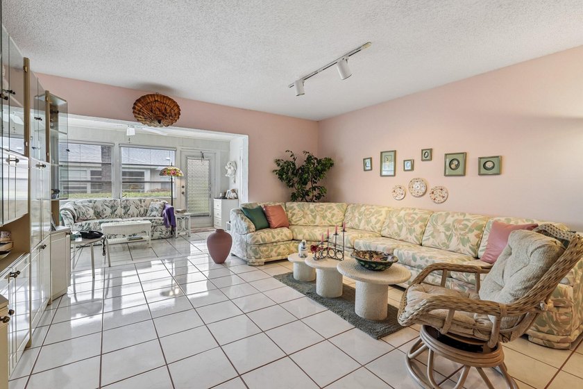 Welcome to this lovely, meticulously maintained 2-bedroom - photo 14